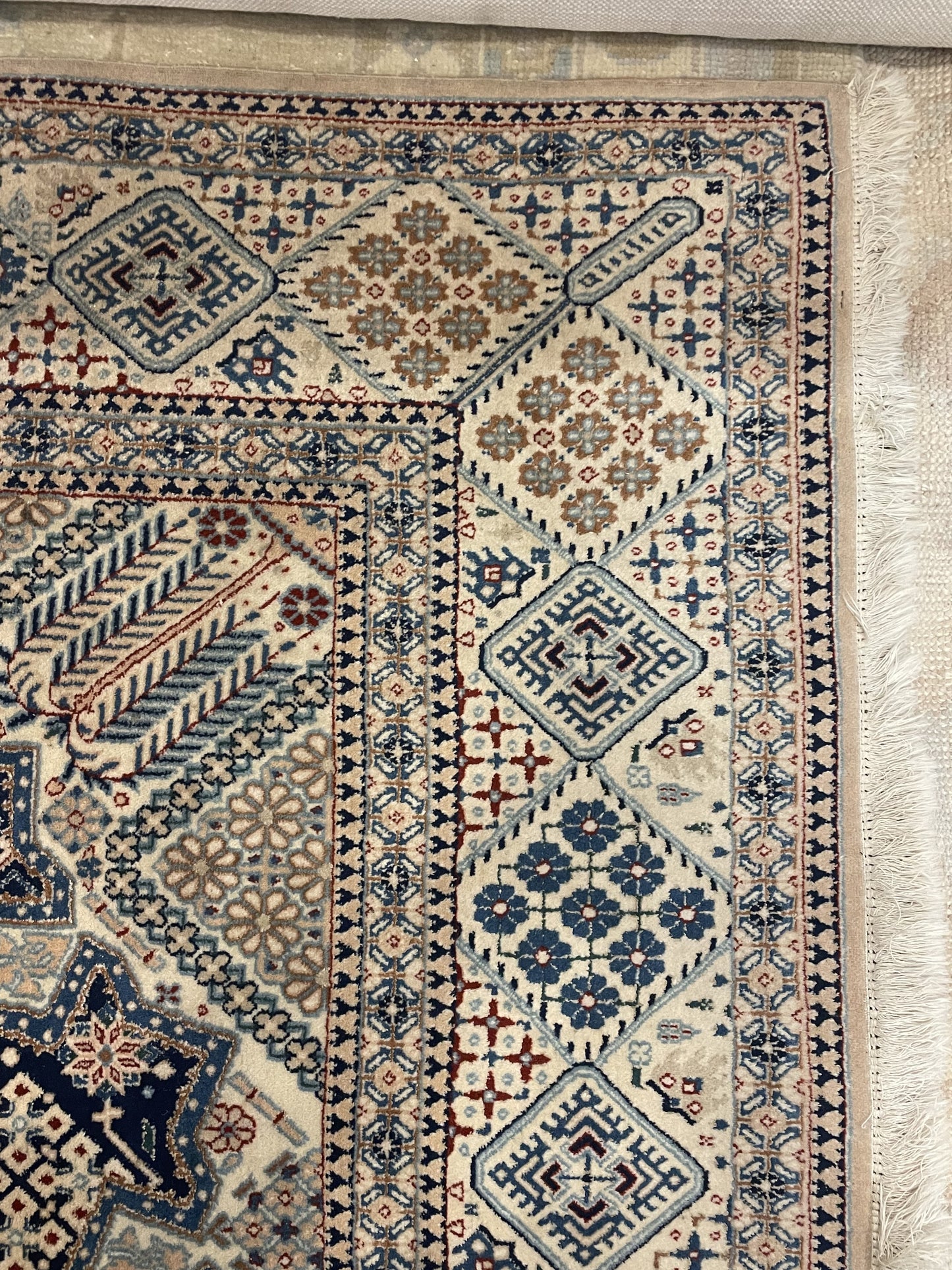 Hand Knotted Blue and Cream Rug (9x5.8) (Q4W1PC)