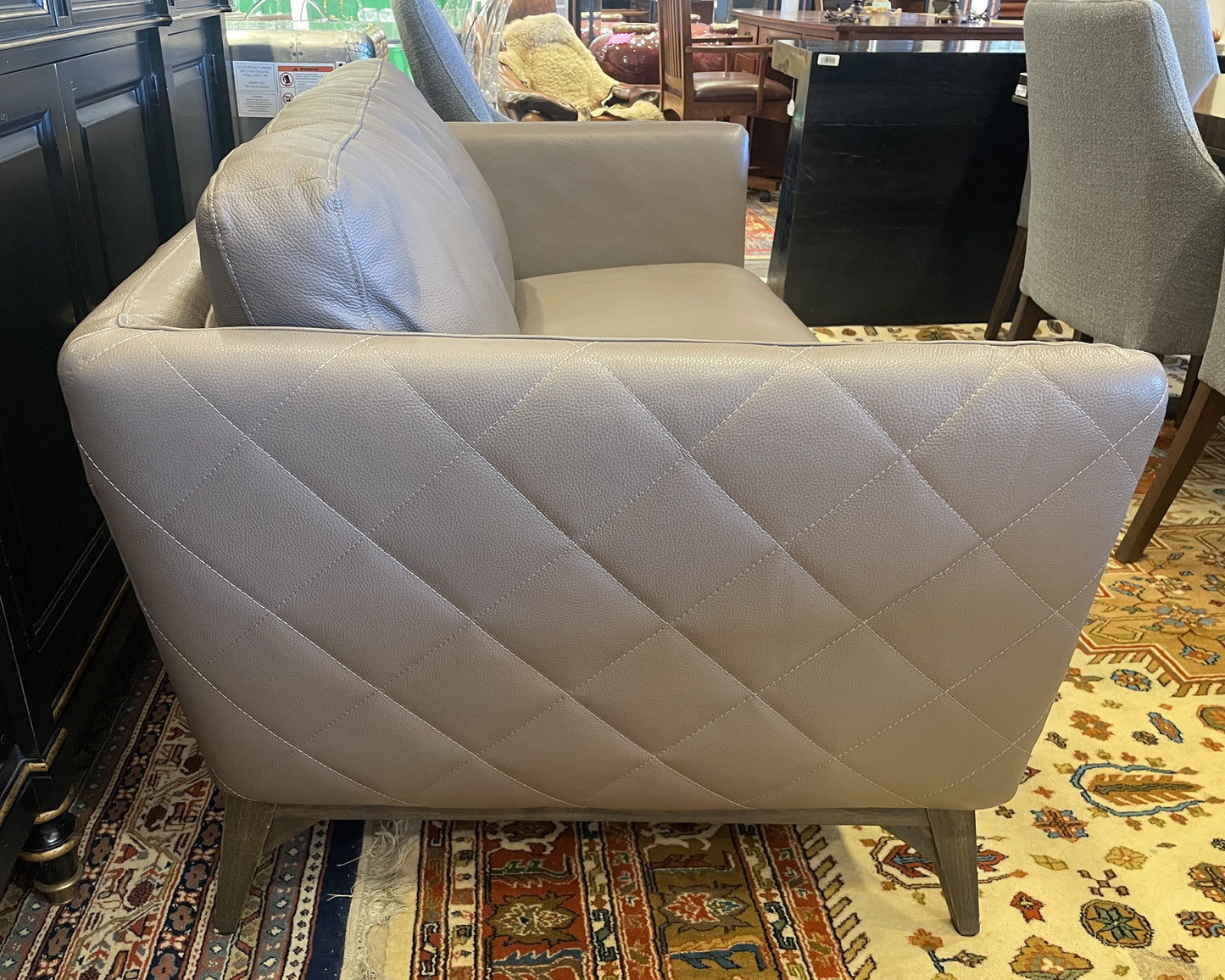 Jason Leather Loveseat with quilted sides (0H300K)