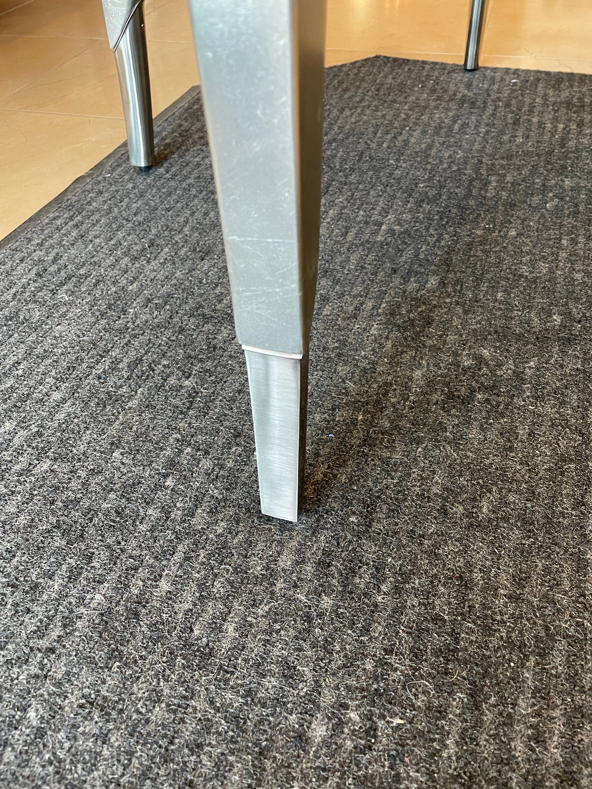 Caracole "Off to one side" End Table (0A900V)