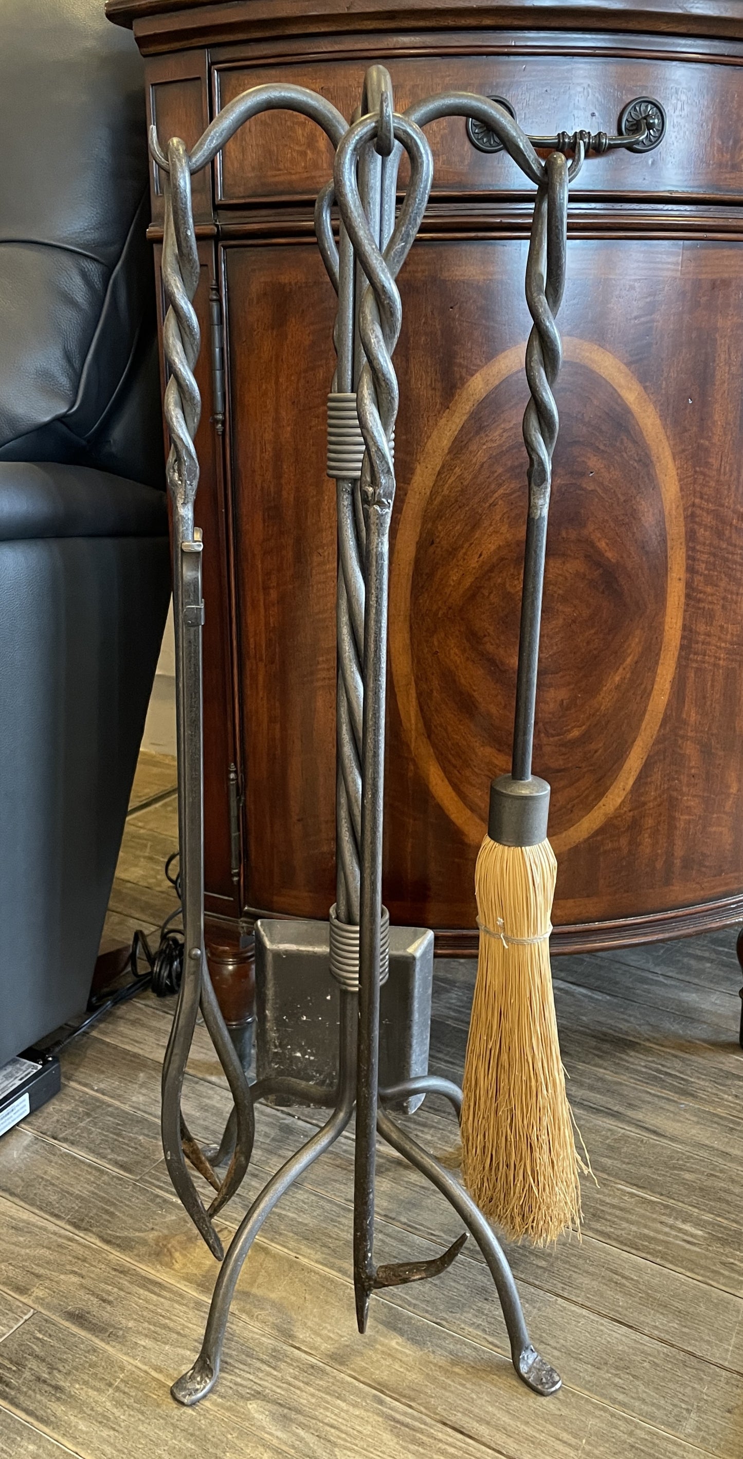 Iron Twisted Fireplace Tools (03G00F)