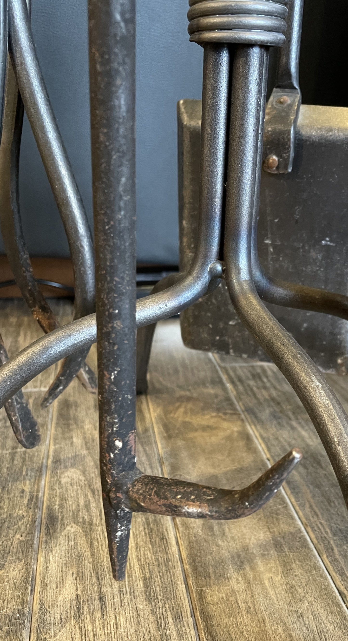 Iron Twisted Fireplace Tools (03G00F)