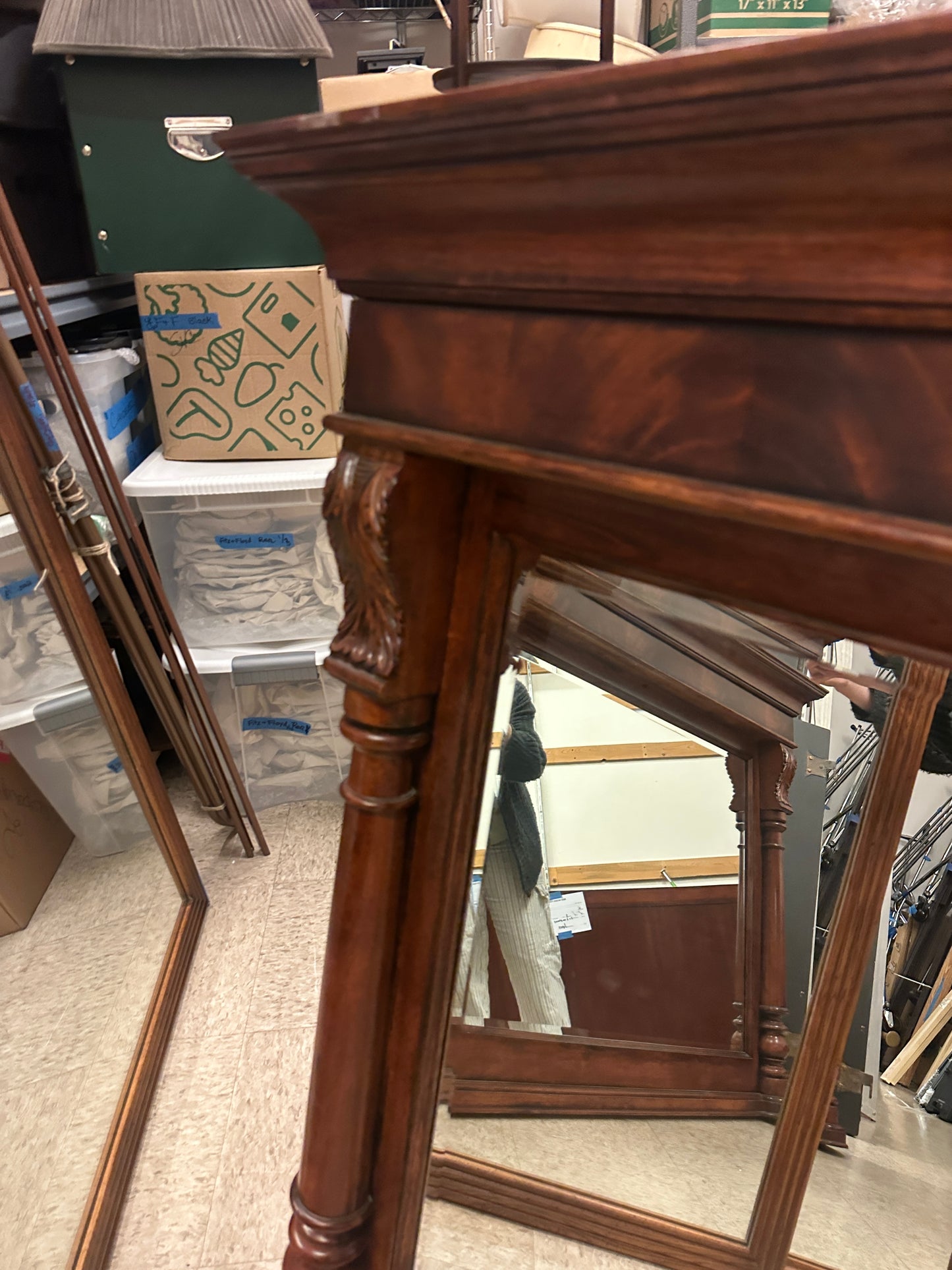 Universal Furniture Dresser and Mirror AS IS (0N8004)