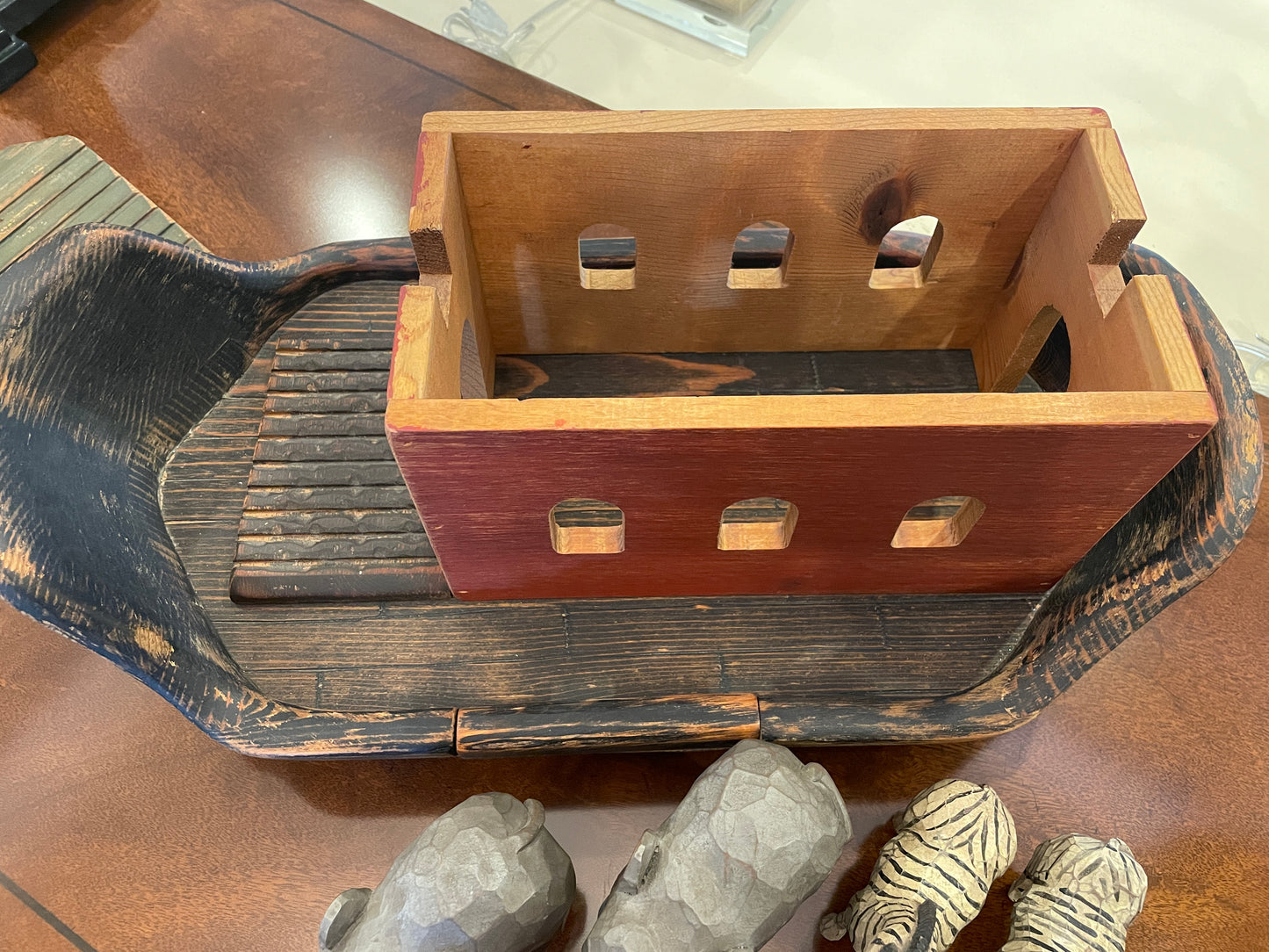 Wolf Creek Folk Art Noah's Ark (012004)