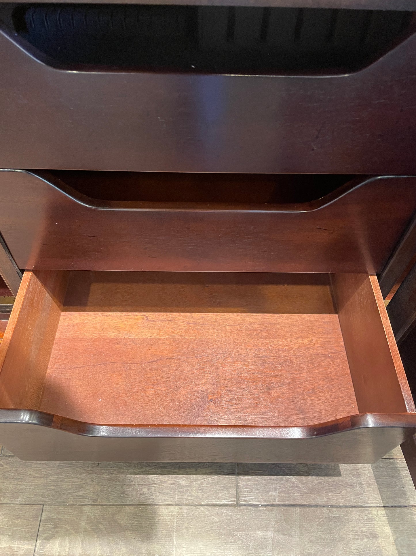 Henredon Mahogany China Cabinet (0D2001)