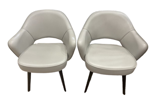 Pair of Knoll "Saarinen" Executive Arm Chairs (YKPBKE)