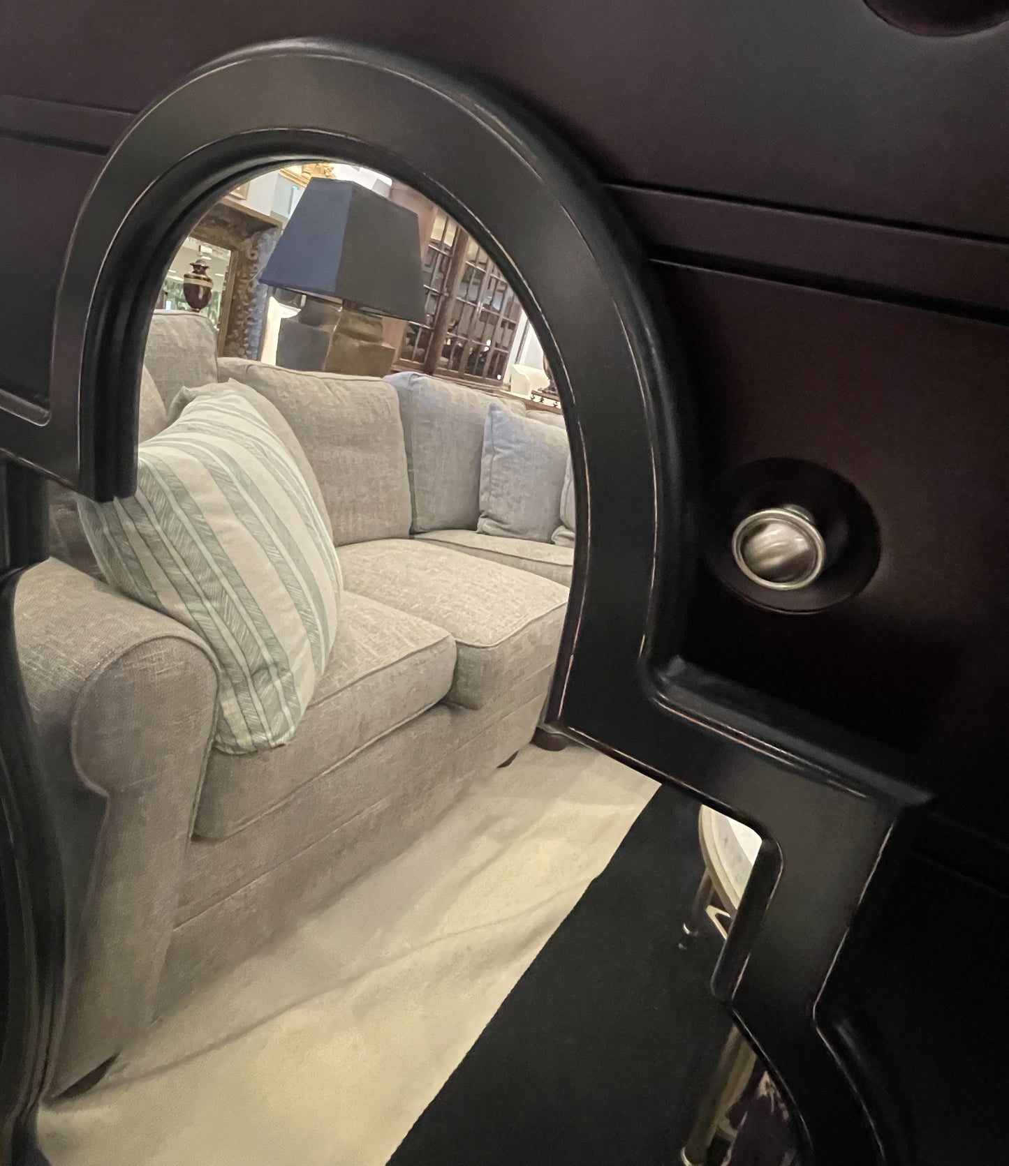 Keyhole Black Mirror (0D4006)