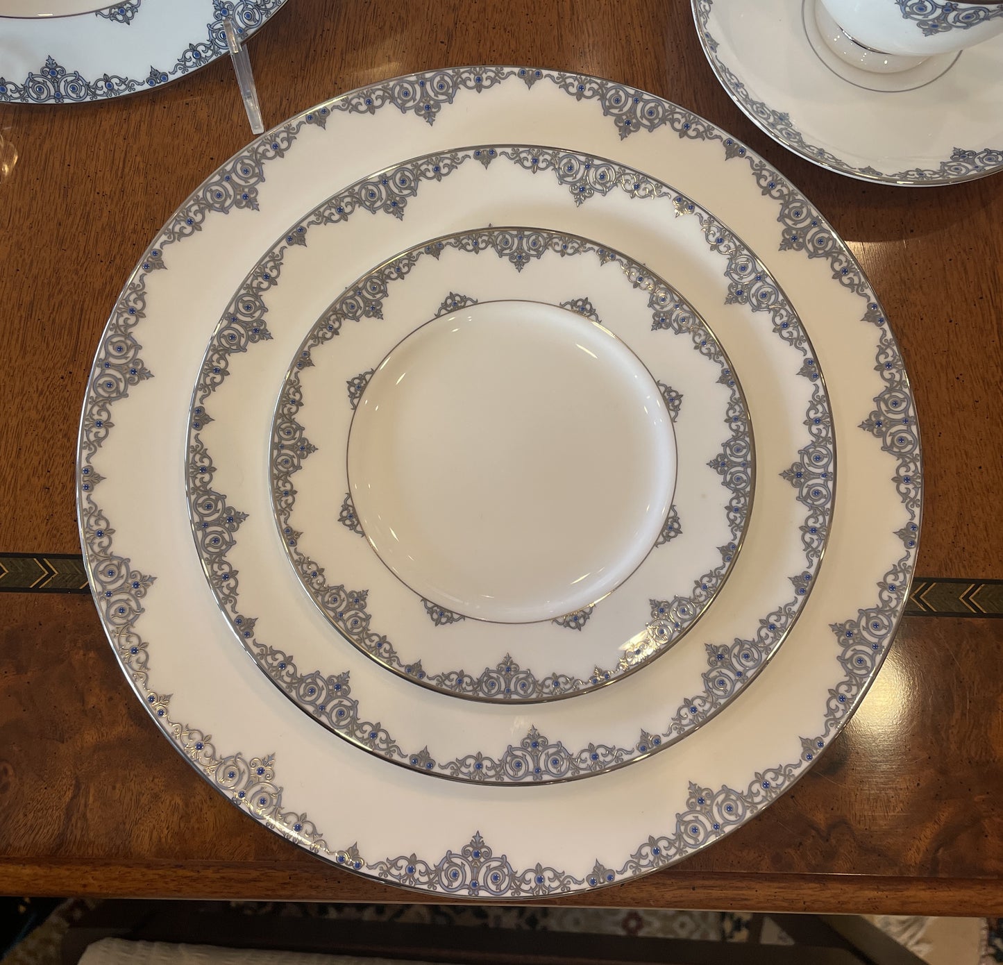 Waterford "Malay" 12pc placesettings + serving (0HL001)
