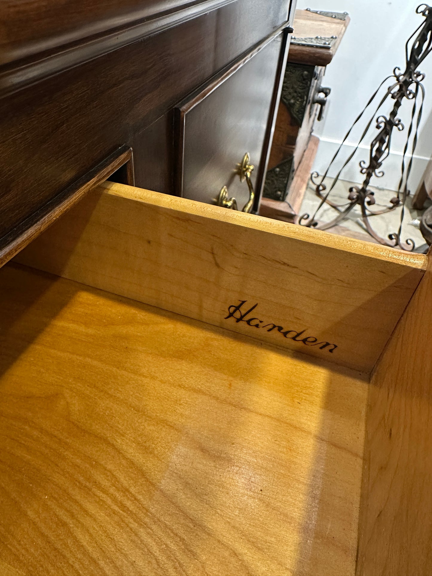 Harden Sideboard (0C401R)