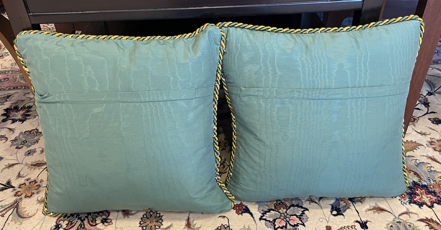 Pr. Taffeta and damask pillows (0HP00F)