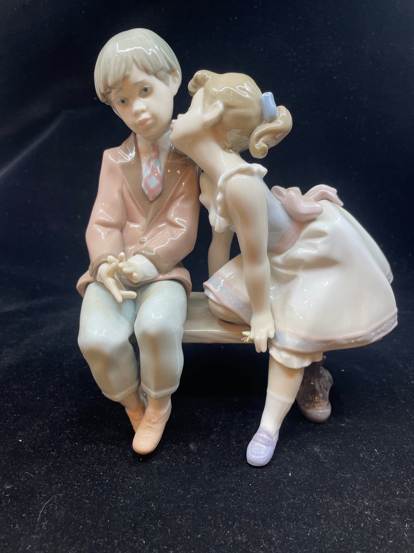 Lladro 10 and Growing 7635 w box (0DE00D)