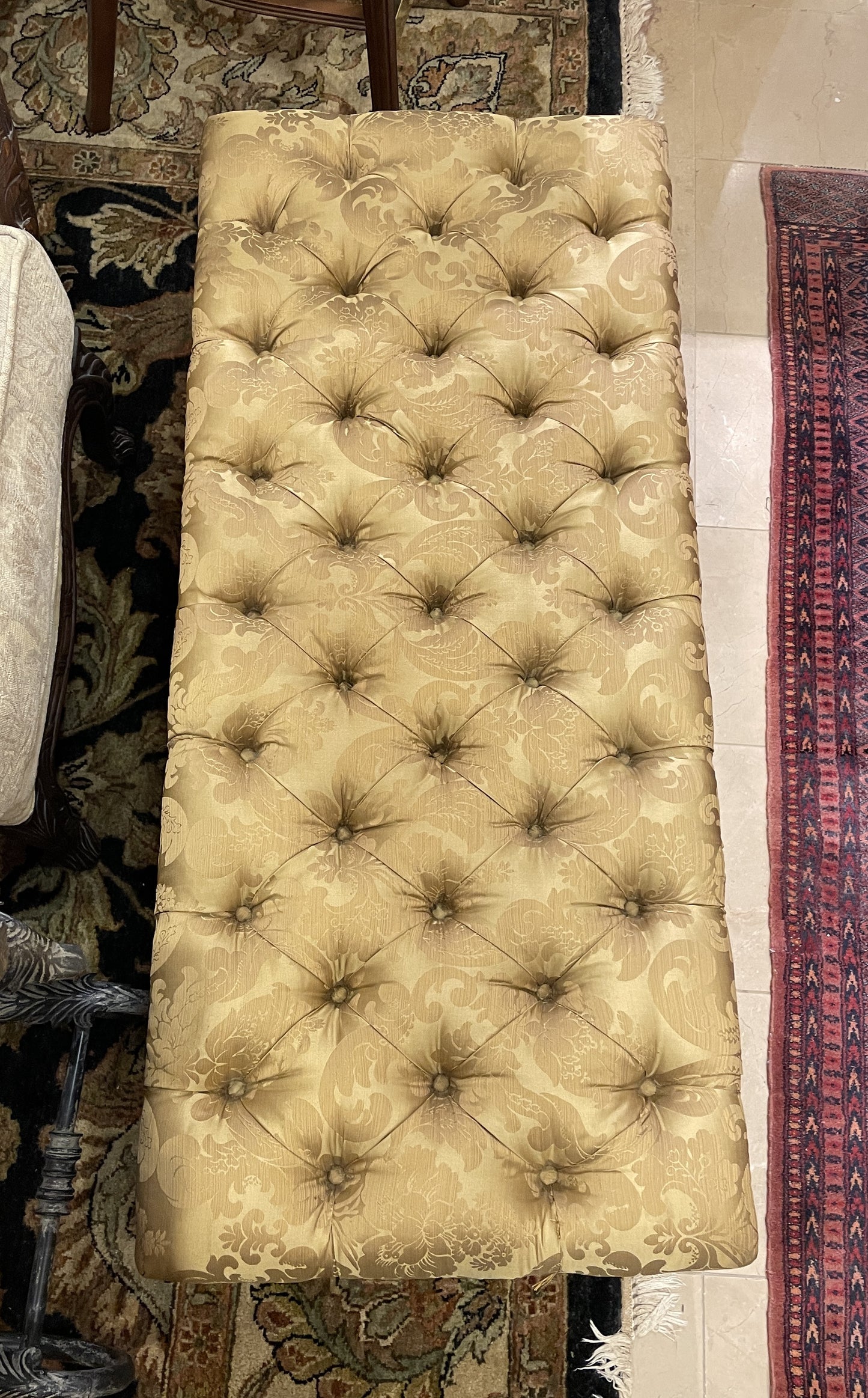 Tufted Parsons Bench in Gold Damask (0HP00R)