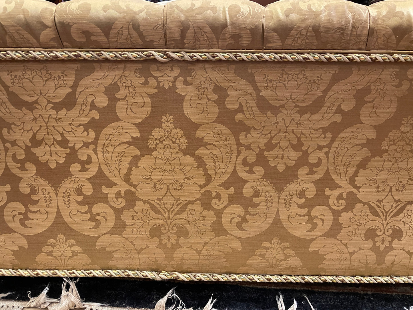 Tufted Parsons Bench in Gold Damask (0HP00R)