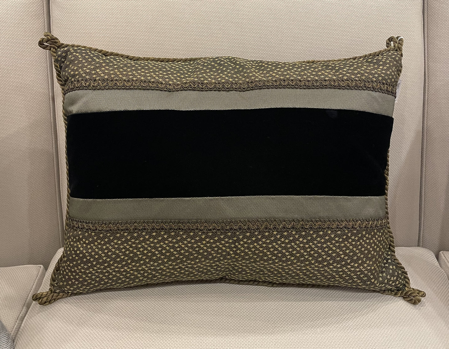 Pair of 19th Century Obi Silk Decorative Pillows (NSAPXA)