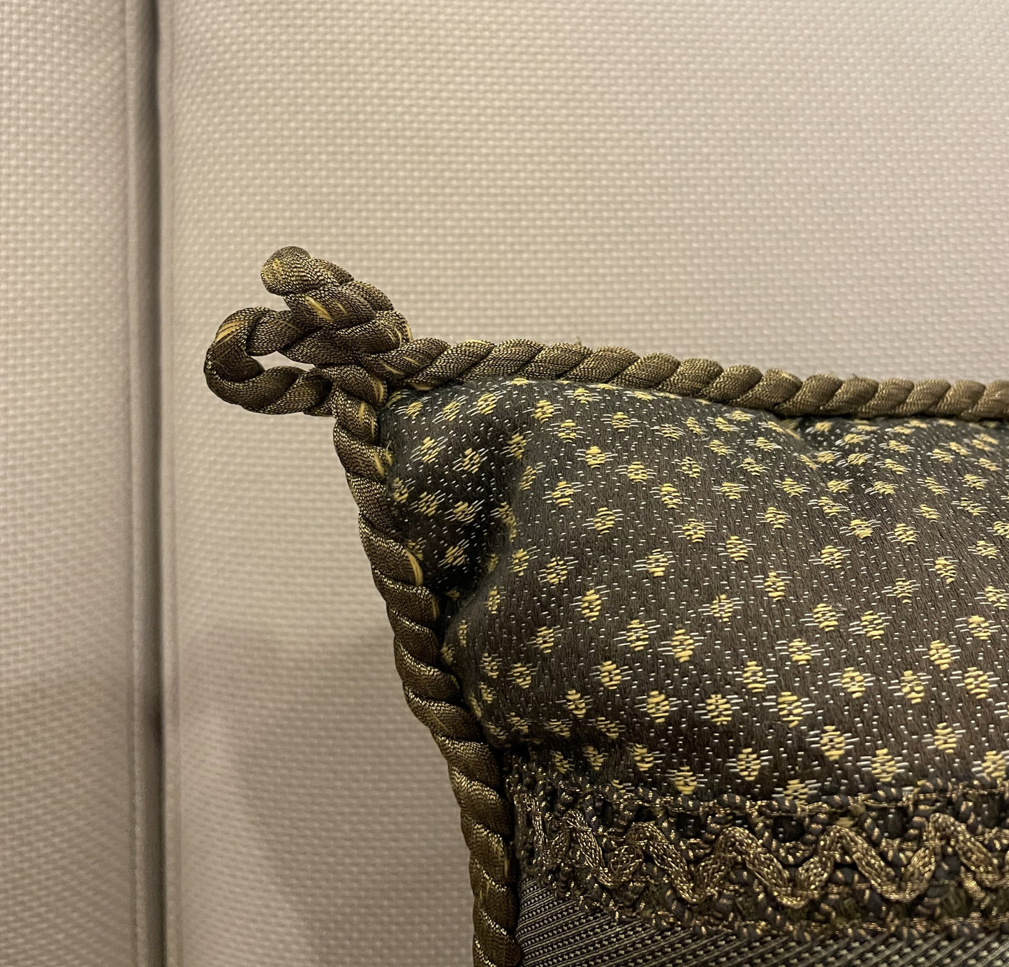 Pair of 19th Century Obi Silk Decorative Pillows (NSAPXA)