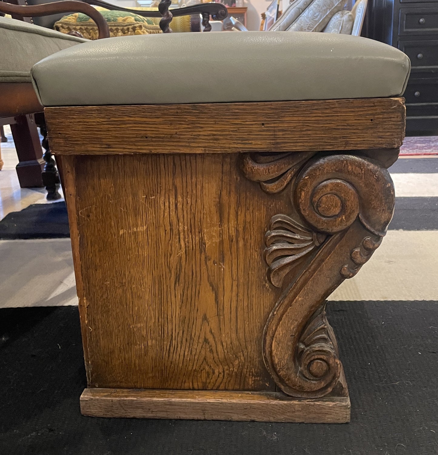 Antique English Oak bench with leather seat (0HP00A)