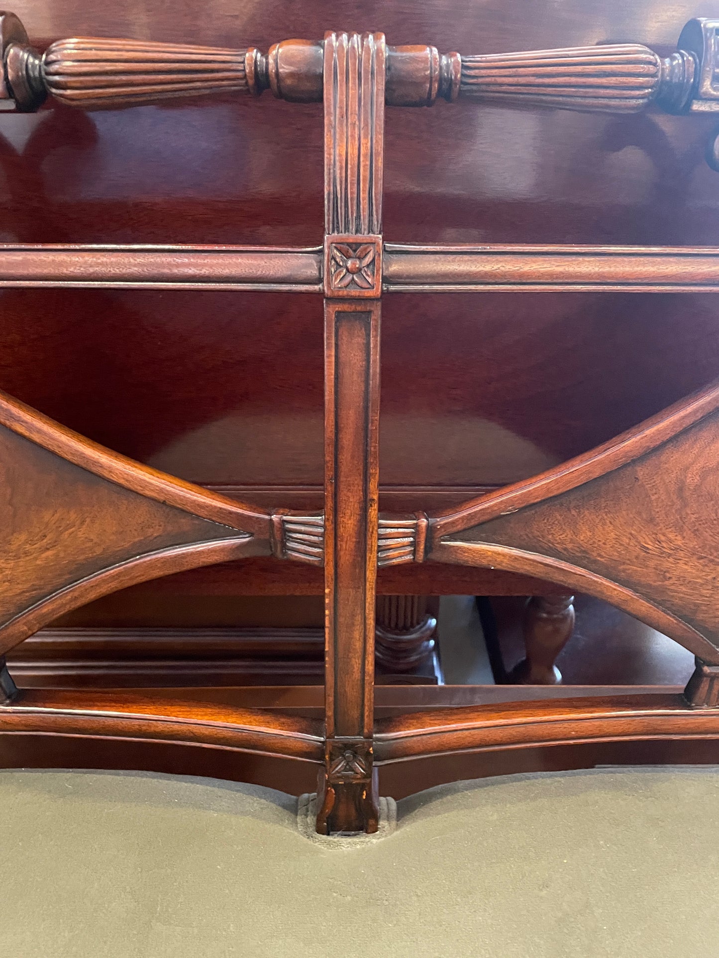 Theodore Alexander Patroness Bench (0HS005)