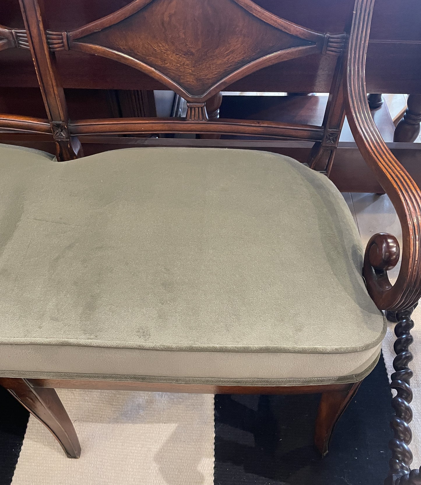 Theodore Alexander Patroness Bench (0HS005)