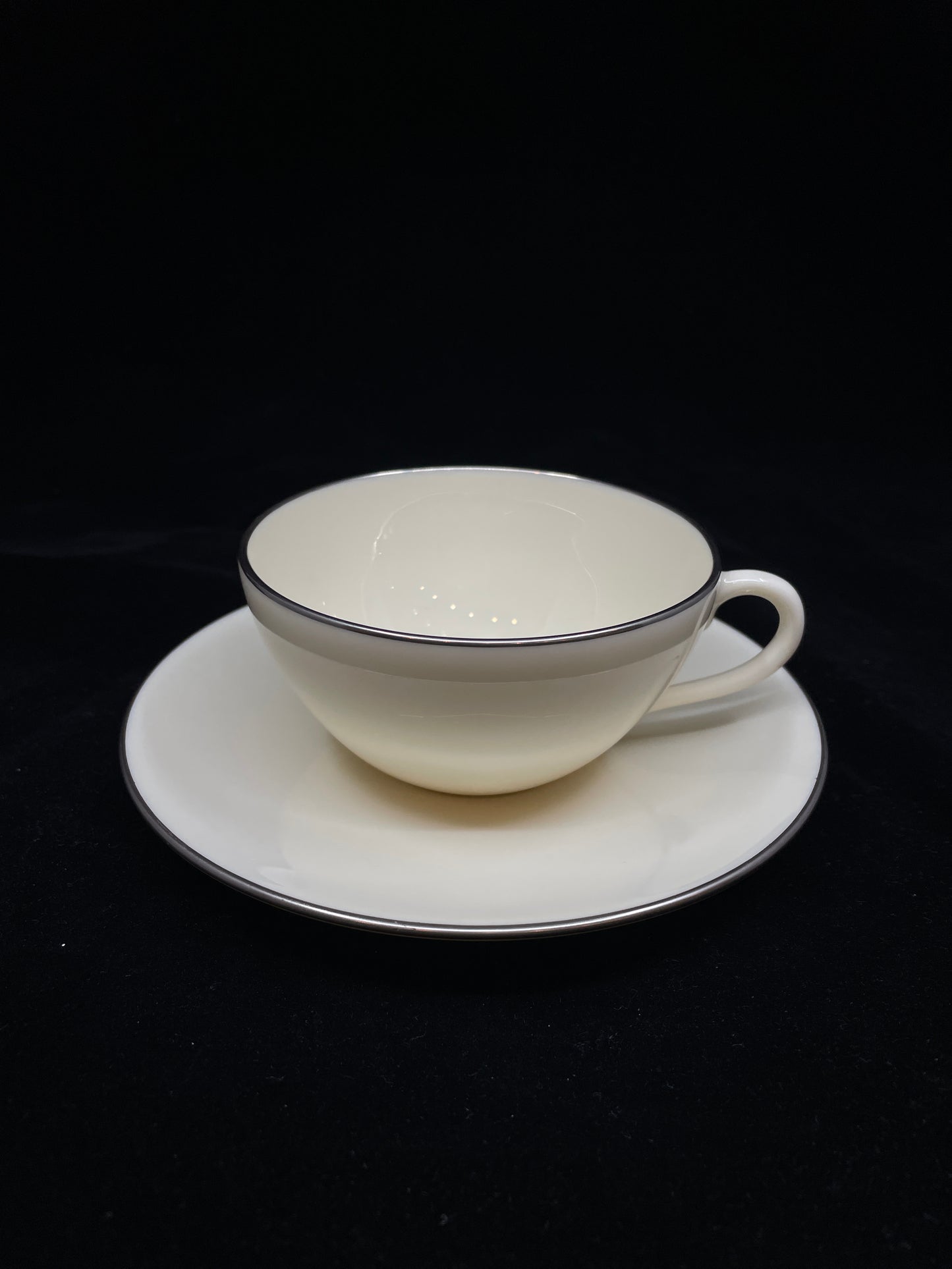 Lenox Olympia Platinum China, Setting for 8 (0HX001)