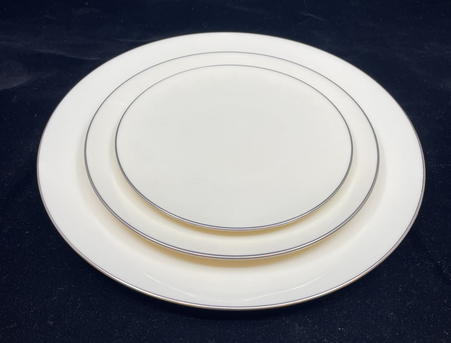 Lenox Olympia Platinum China, Setting for 8 (0HX001)