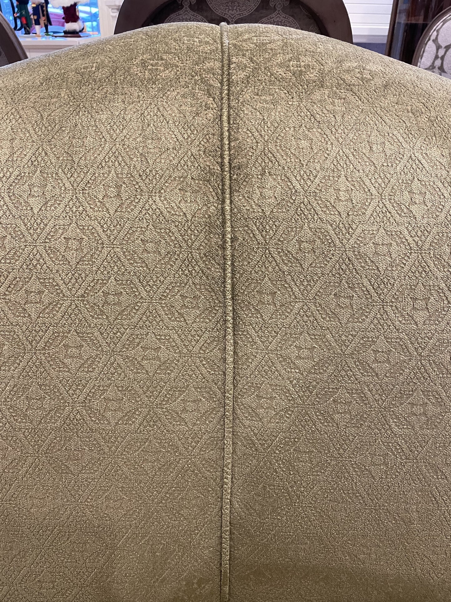 Stickley Camelback Loveseat AS IS (C37YXW)