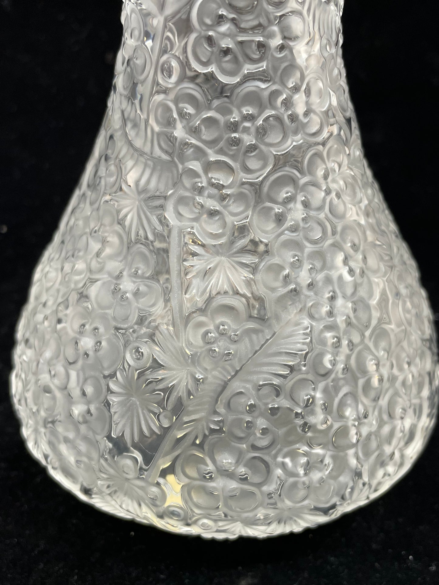 Lalique "Aubepine May" Vase with Box (VHGU3S)