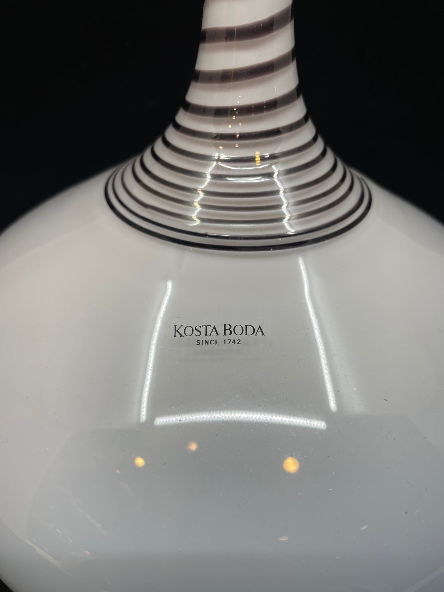 Kosta Boda "Spirit Vase" #40132 (KL1YUN)