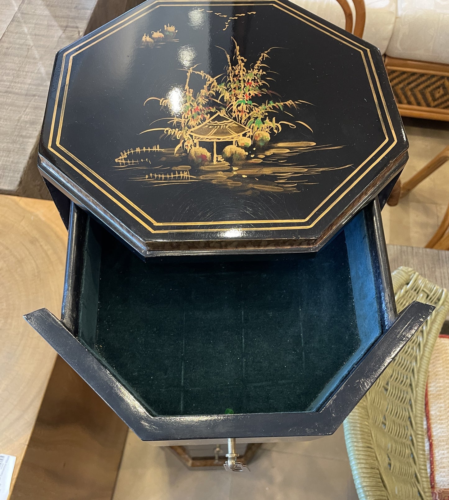 Chinoiserie Octagonal Jewelry box (0HU001)