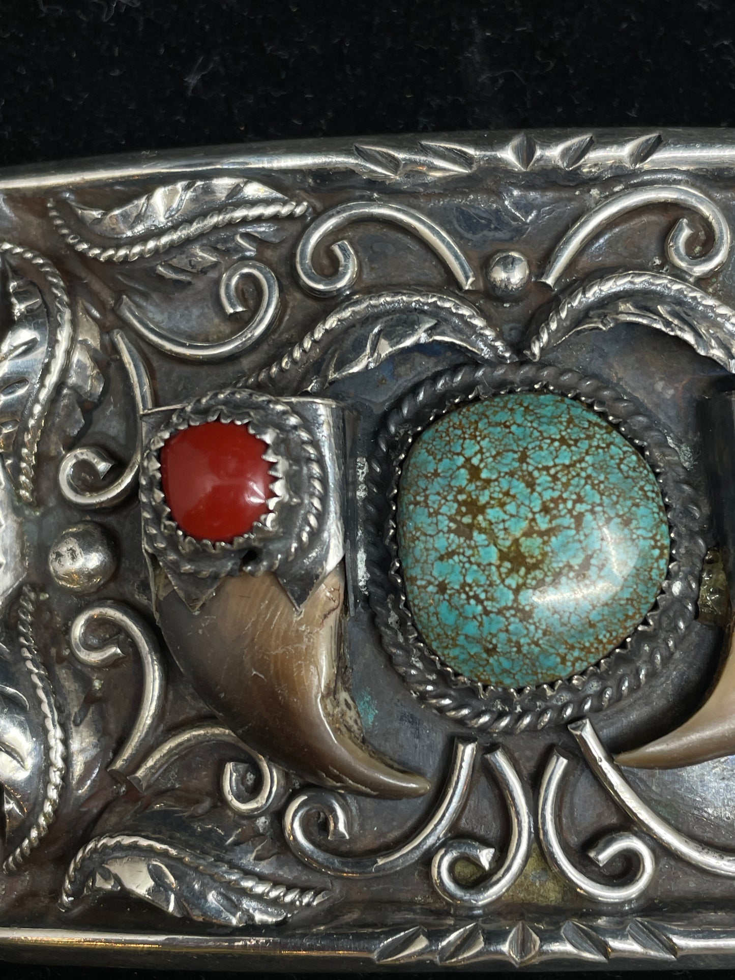 Casa Kakiki Tigua Belt Buckle with Turquoise, Coral and Bear Claw (0DW00S)