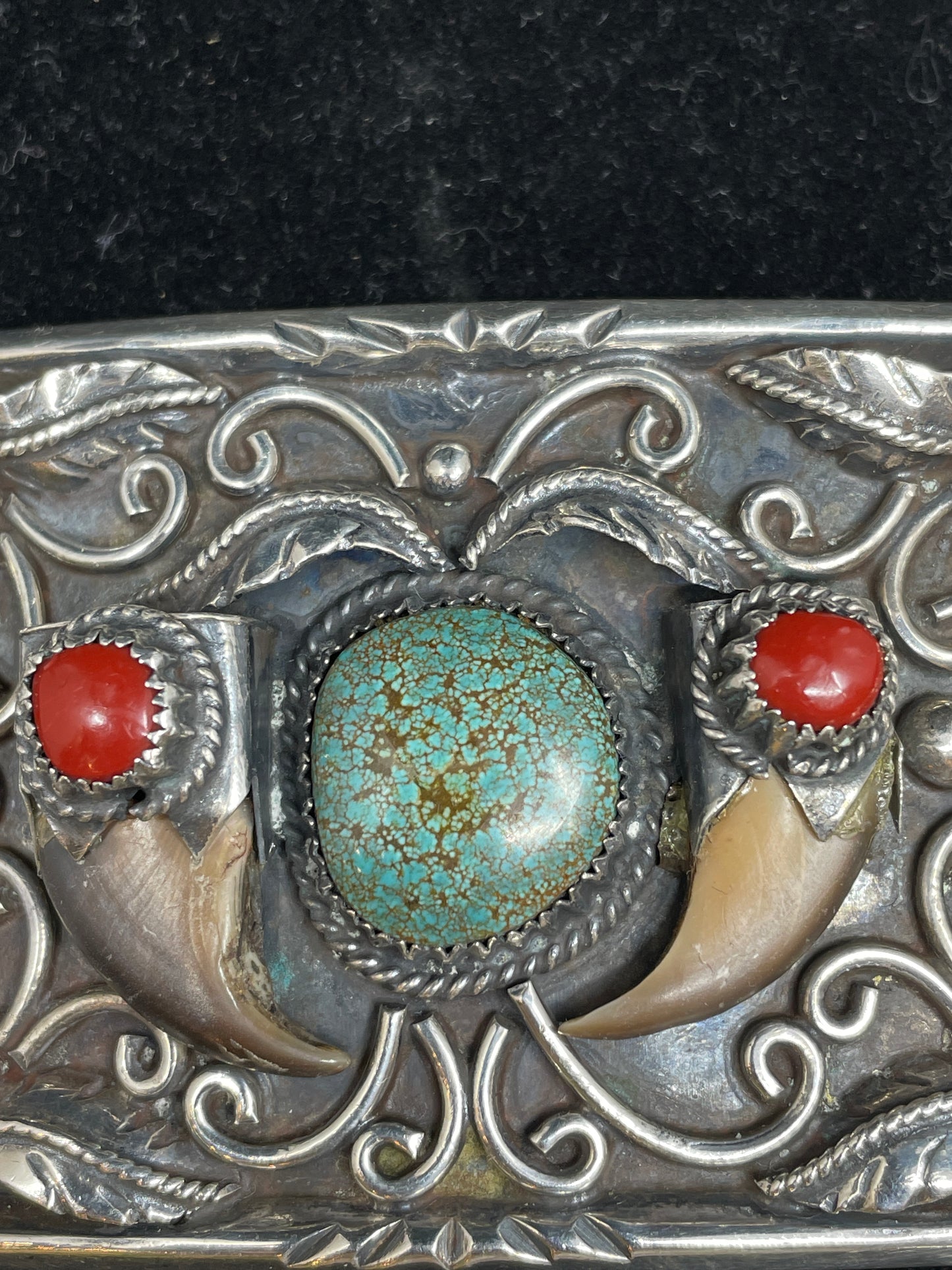 Casa Kakiki Tigua Belt Buckle with Turquoise, Coral and Bear Claw (0DW00S)