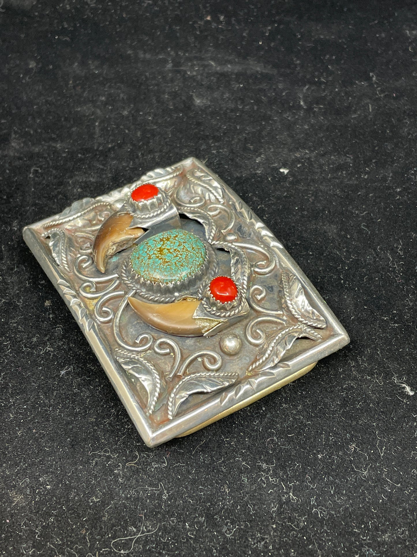 Casa Kakiki Tigua Belt Buckle with Turquoise, Coral and Bear Claw (0DW00S)