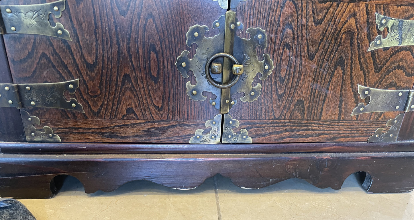 Vintage Korean Tansu Cabinet (0LO001)