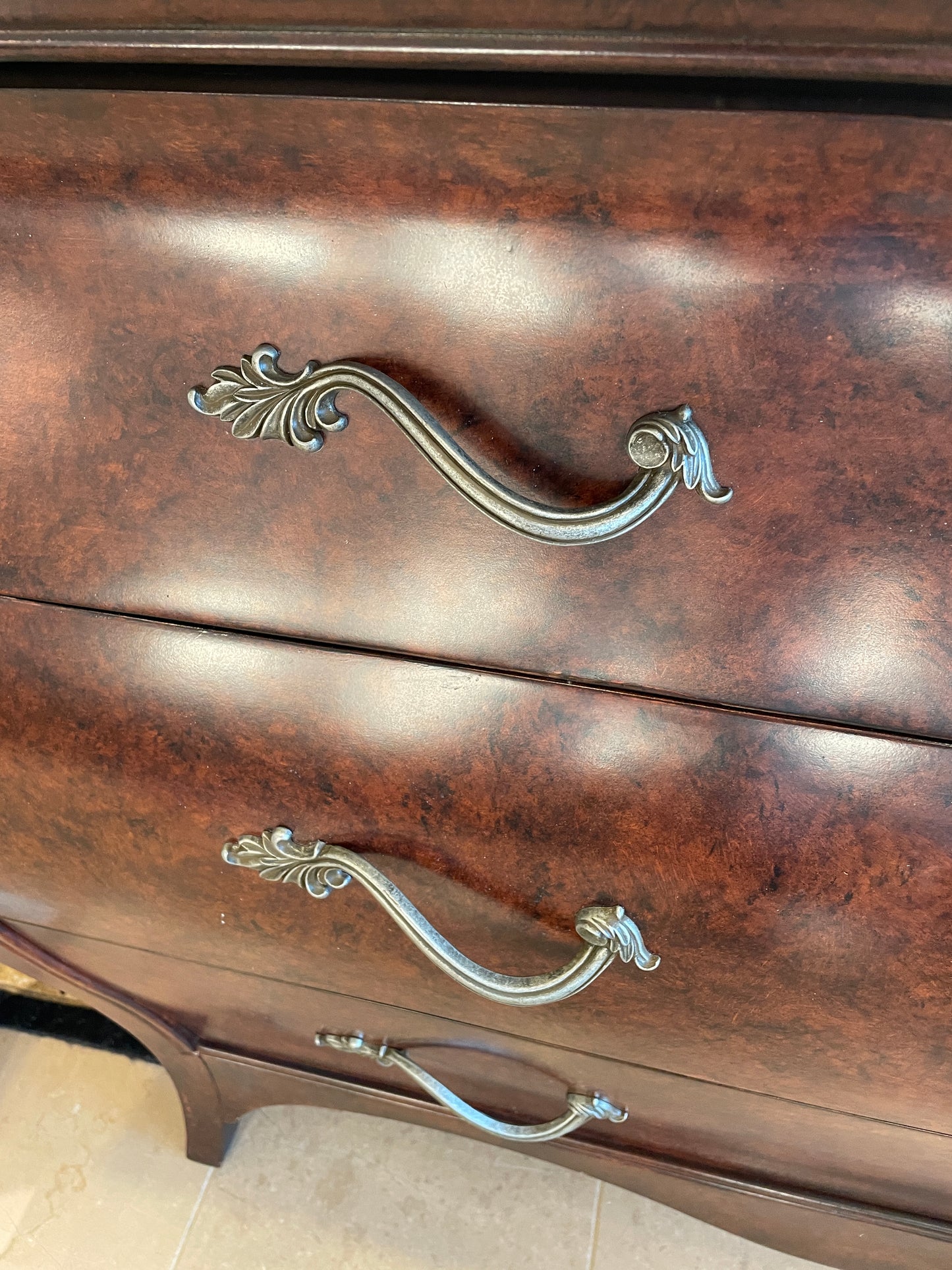 Ethan Allen Burled Bombe Chest (0I600D)