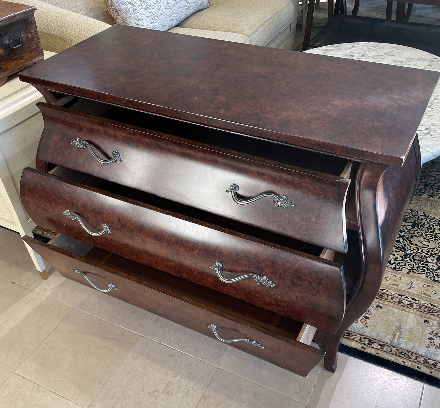 Ethan Allen Burled Bombe Chest (0I600D)