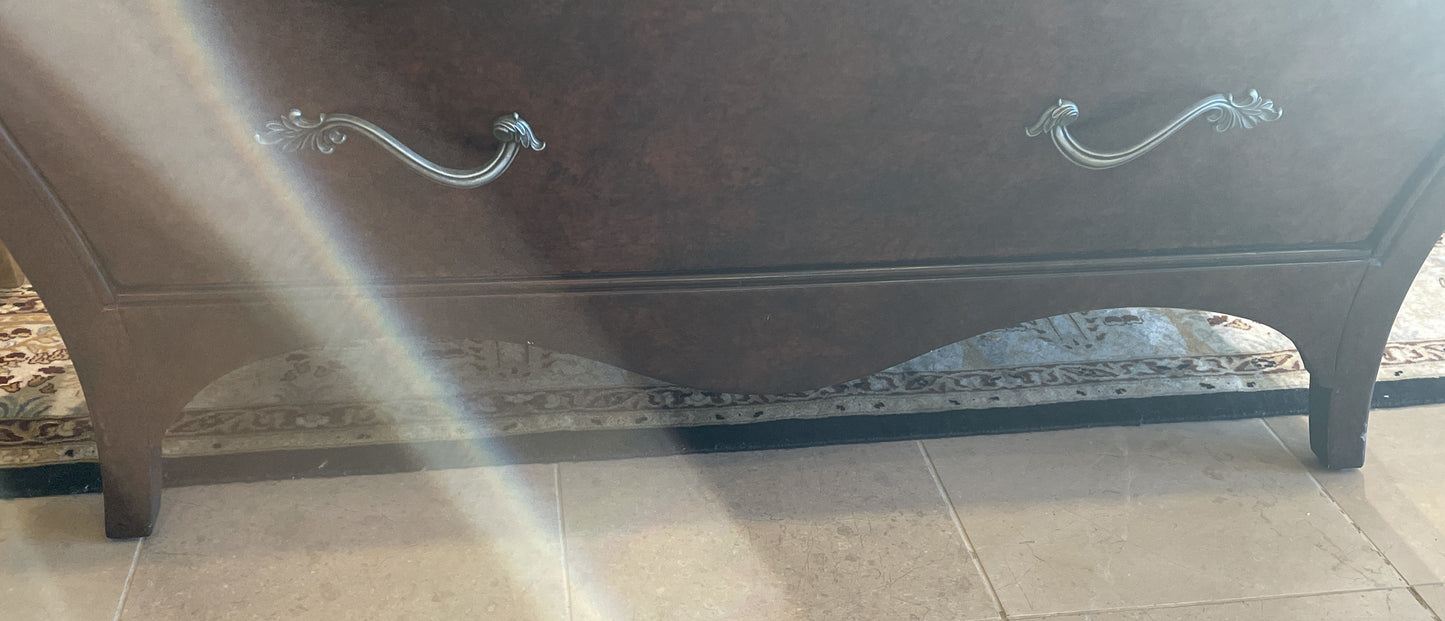 Ethan Allen Burled Bombe Chest (0I600D)