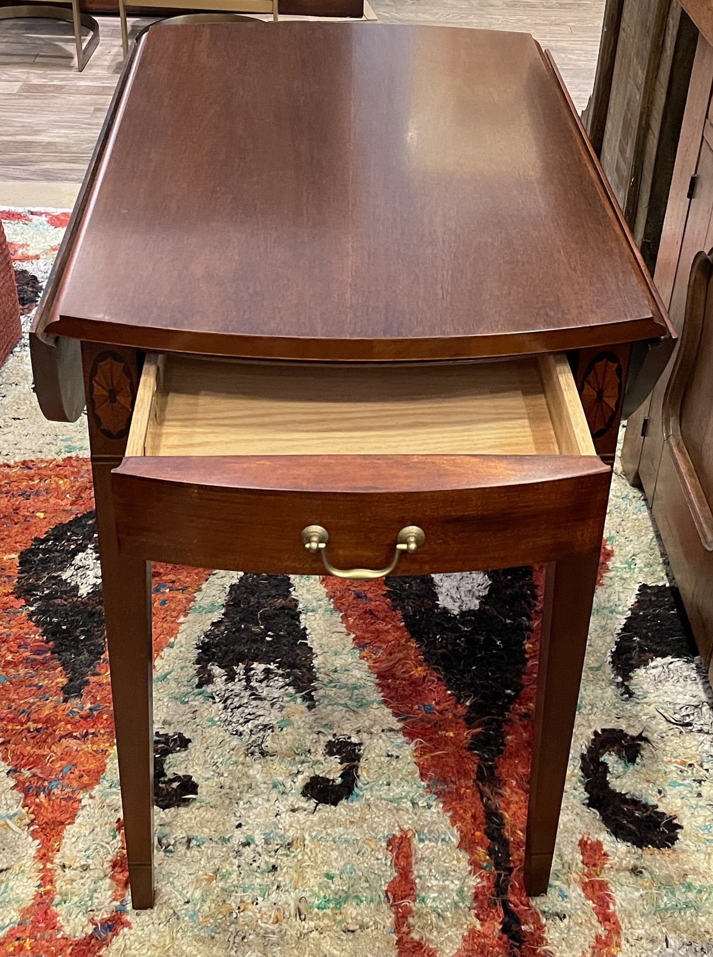 Hickory Chair Historical James River Plantations Drop-Leaf Table (0DW00P)