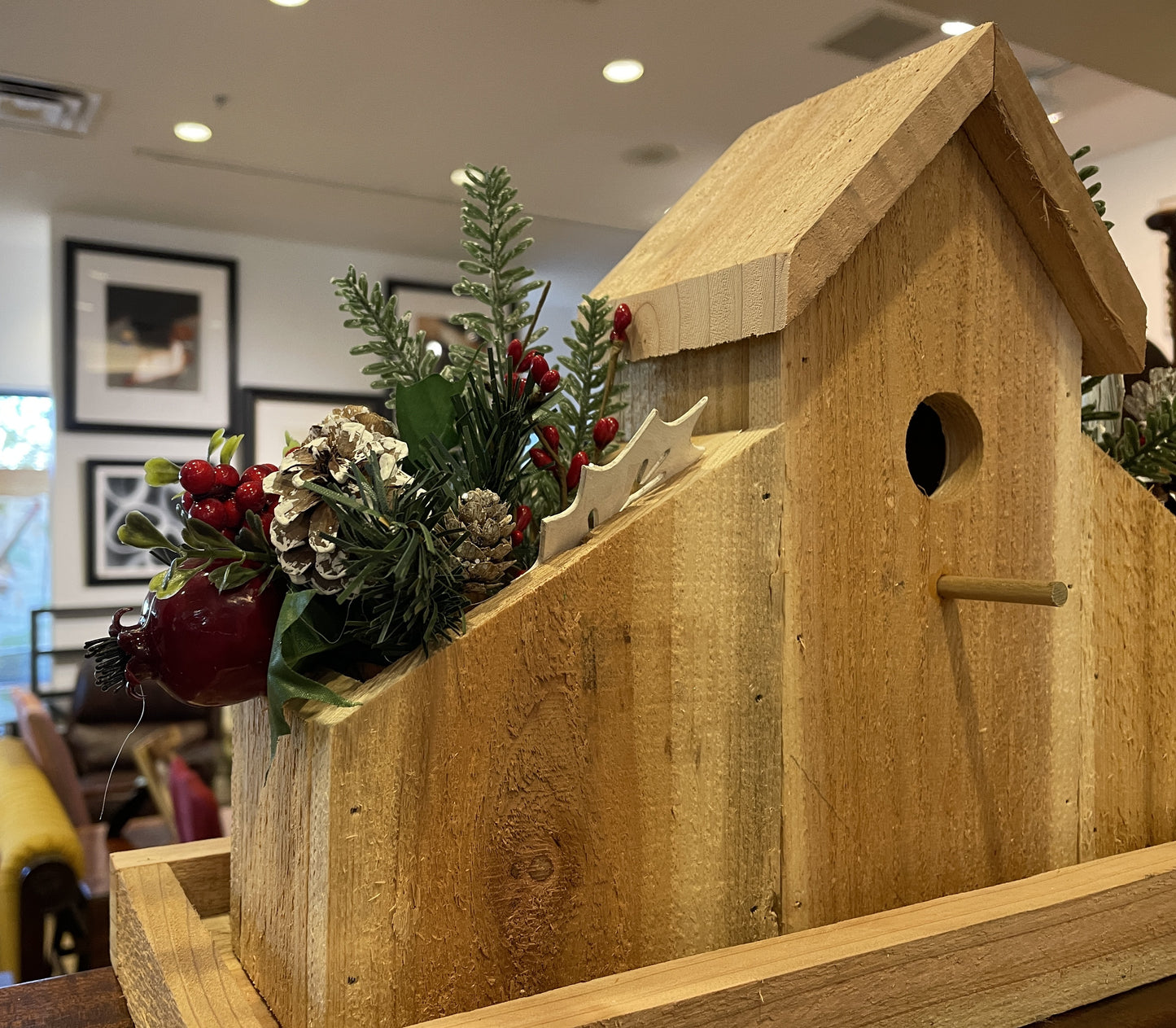 Christmas Bird House (00O004)