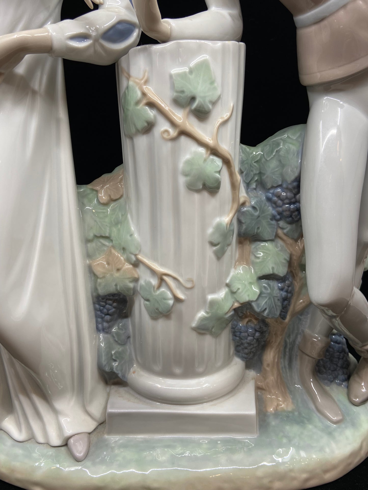 Lladro #4750 Romeo and Juliet (KDS7DY)