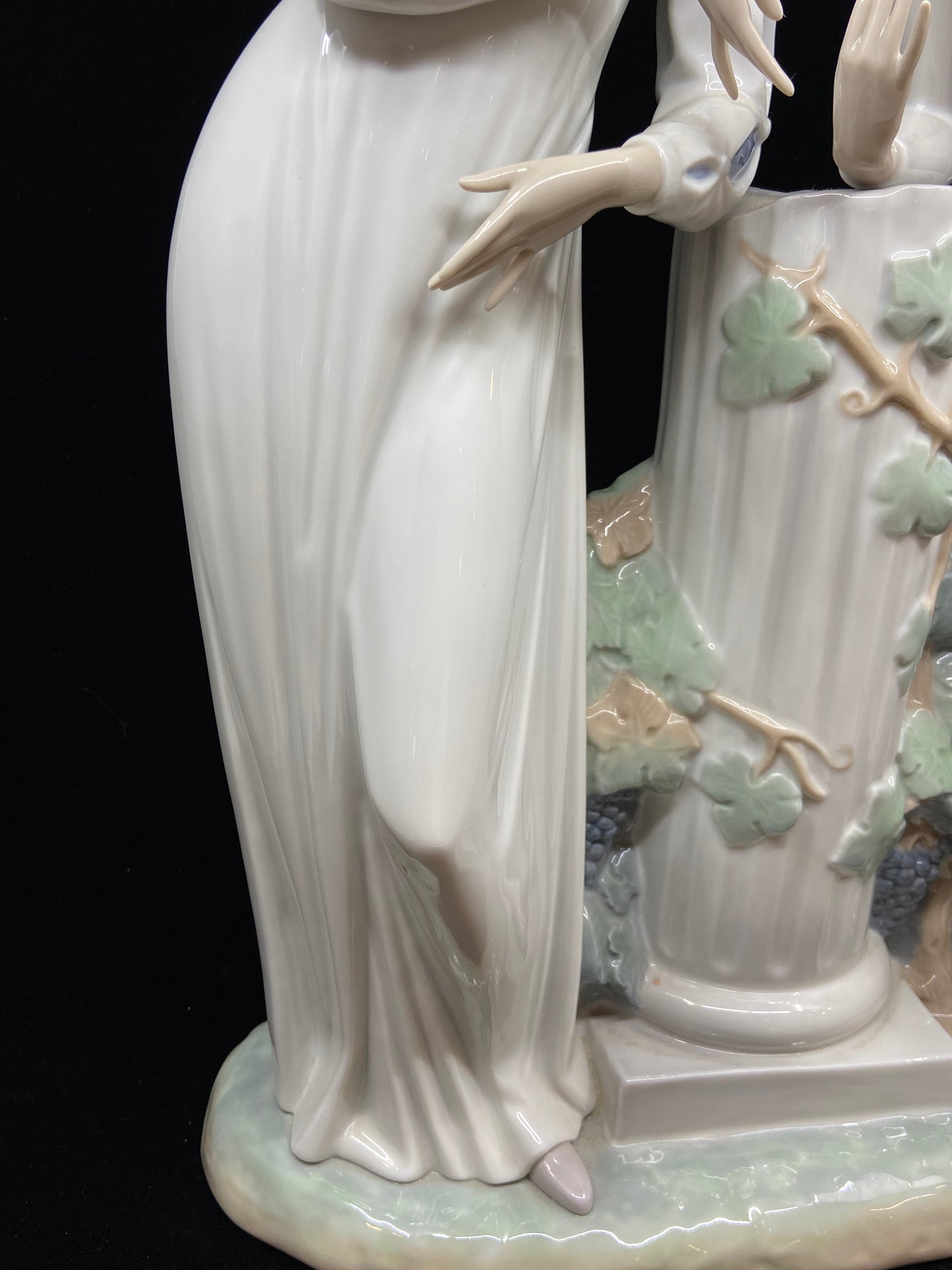 Lladro #4750 Romeo and Juliet (KDS7DY)