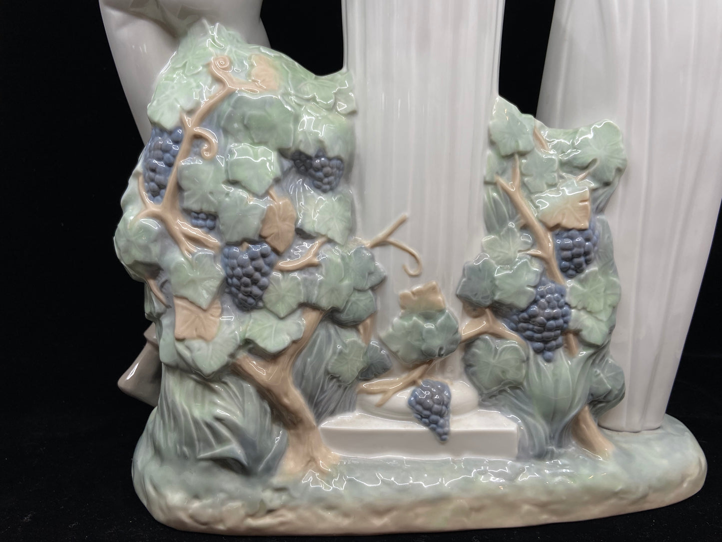 Lladro #4750 Romeo and Juliet (KDS7DY)