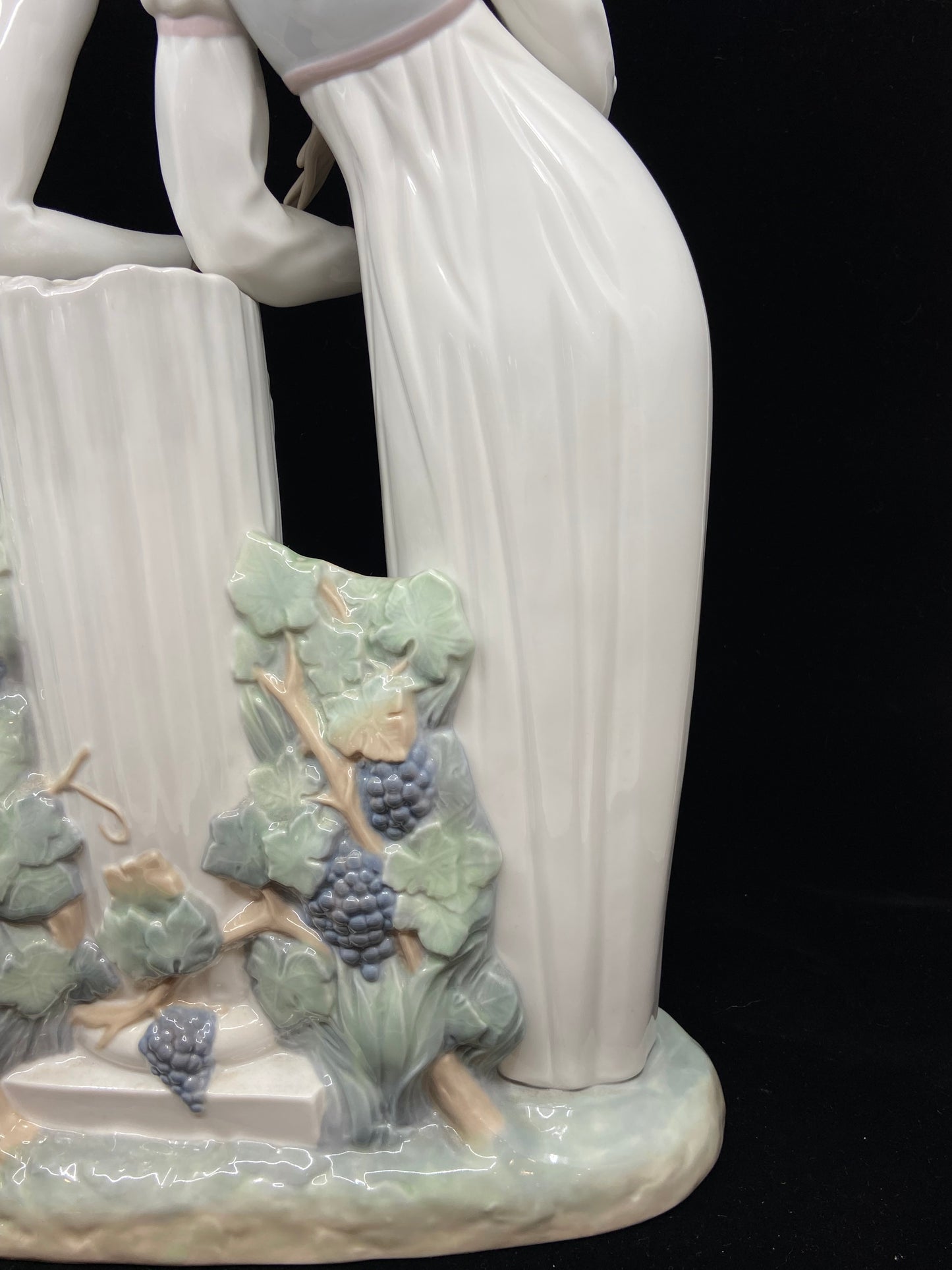 Lladro #4750 Romeo and Juliet (KDS7DY)