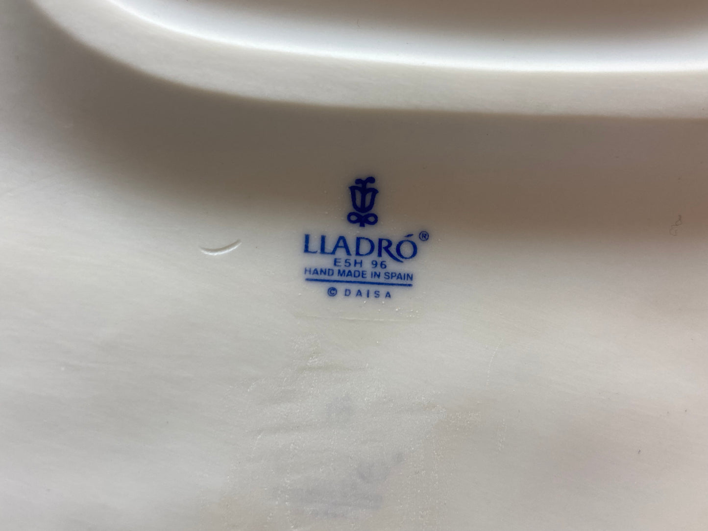 Lladro #4750 Romeo and Juliet (KDS7DY)