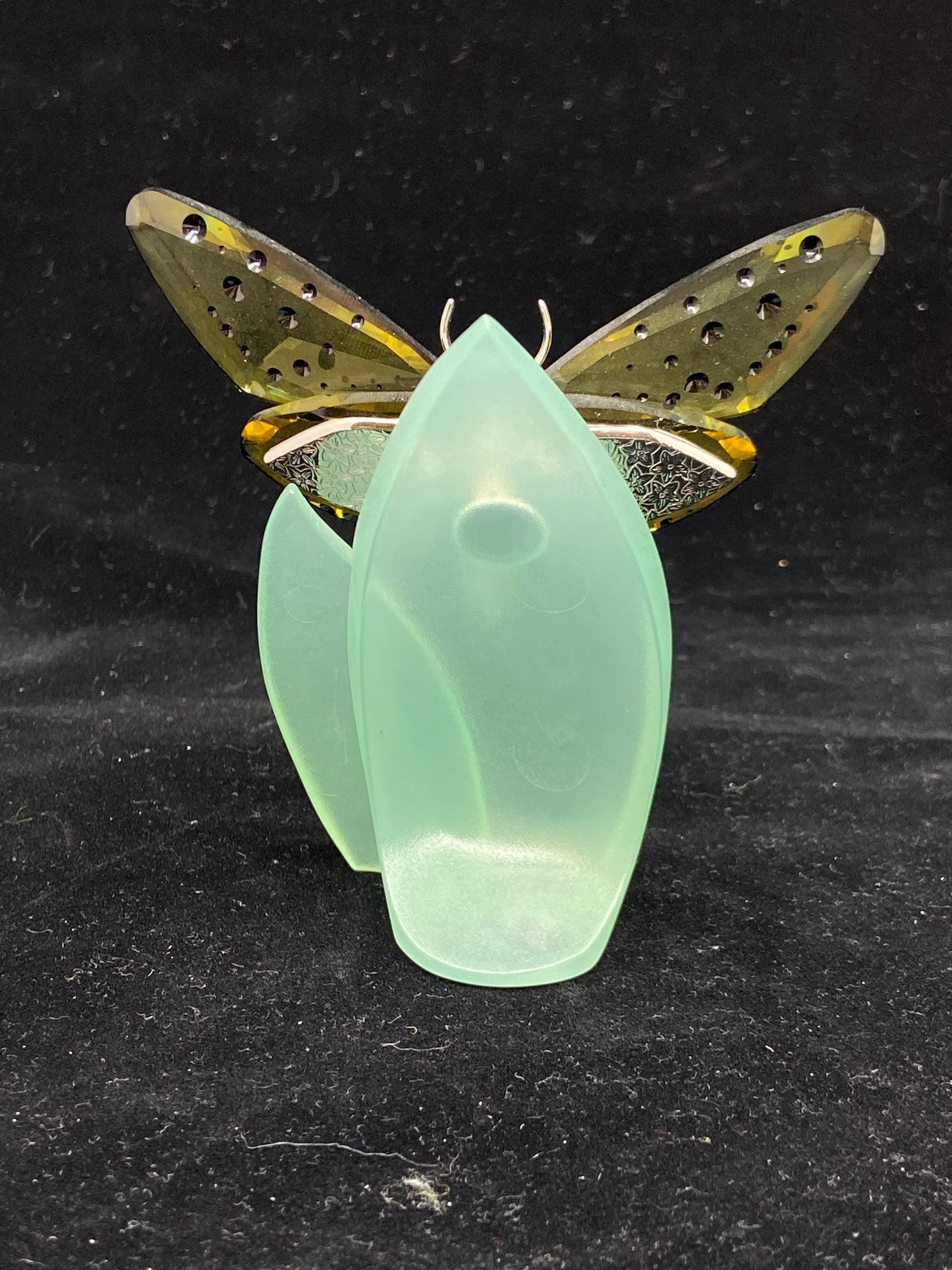 Swarovski Amorita Jonquil Butterfly on Acrylic Leaf Display (Q5GU34)