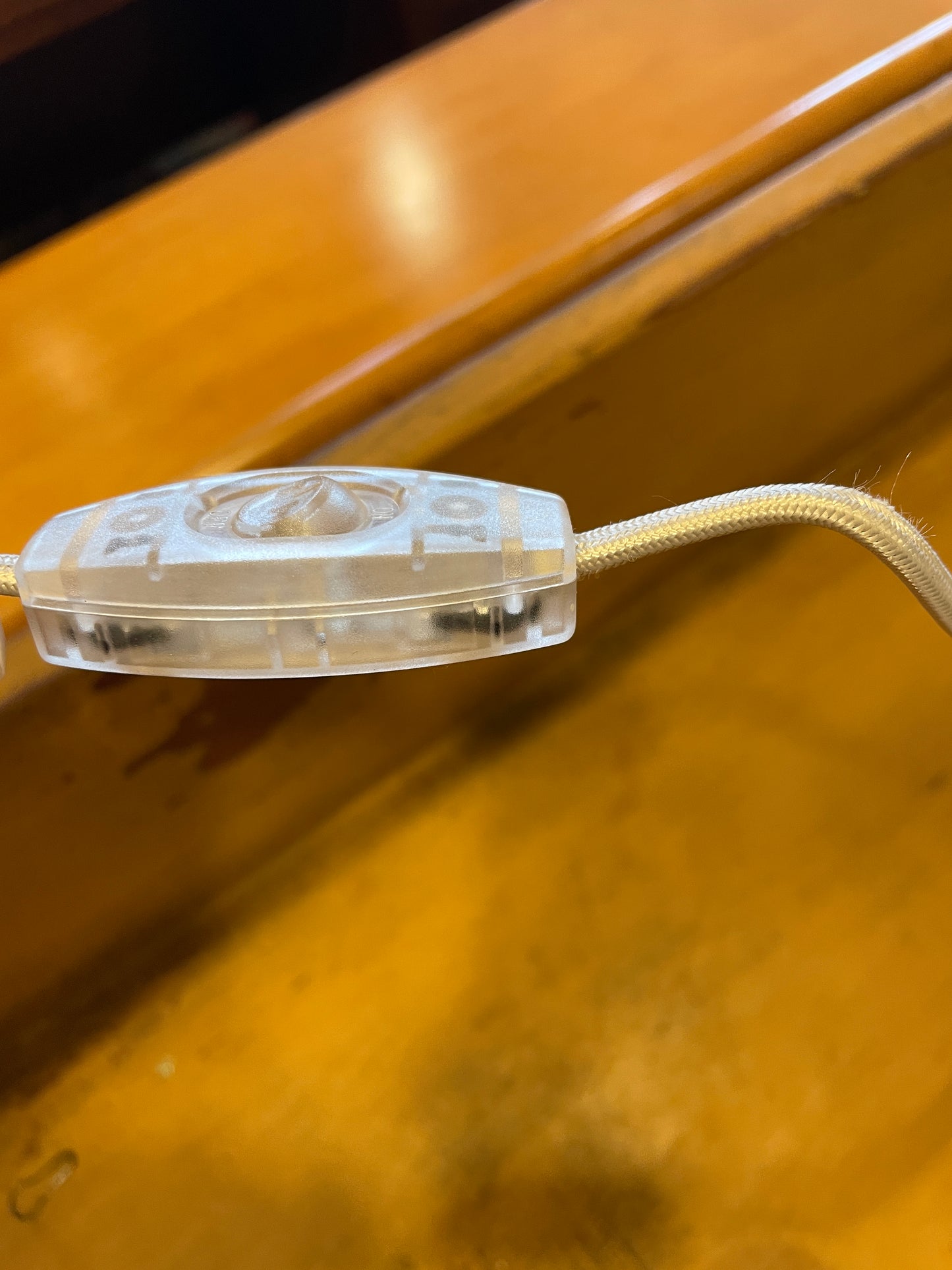 Baker Leather Geometric Table Lamp (0EB001)