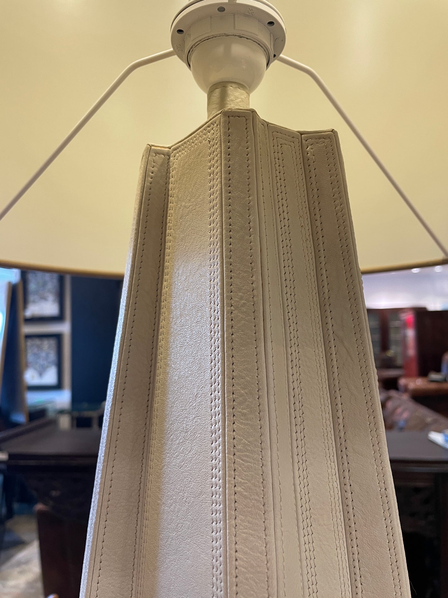 Baker Leather Geometric Table Lamp (0EB001)