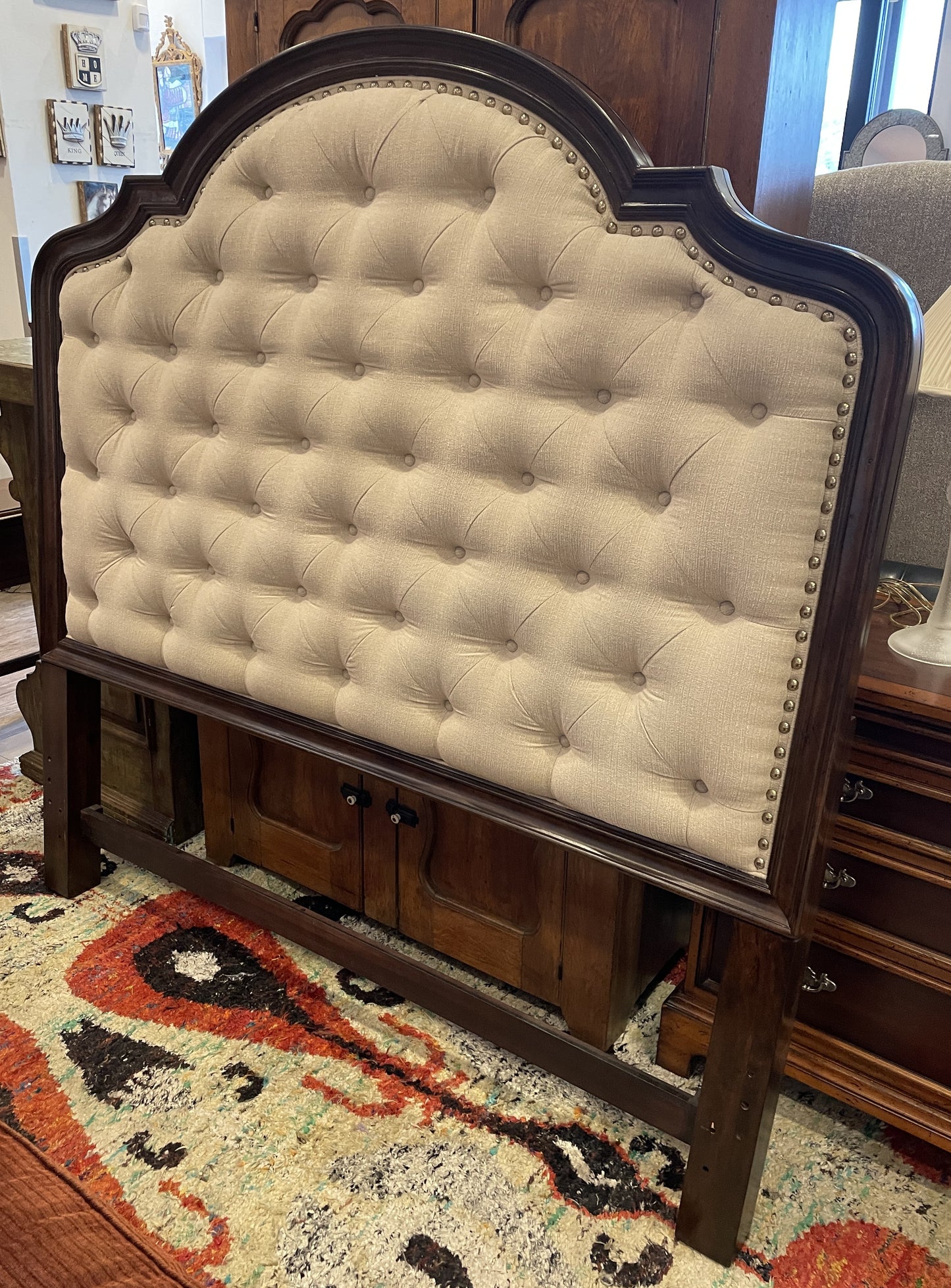 Hooker Leesburg Queen Tufted Headboard (Headboard Only) (0EF001)