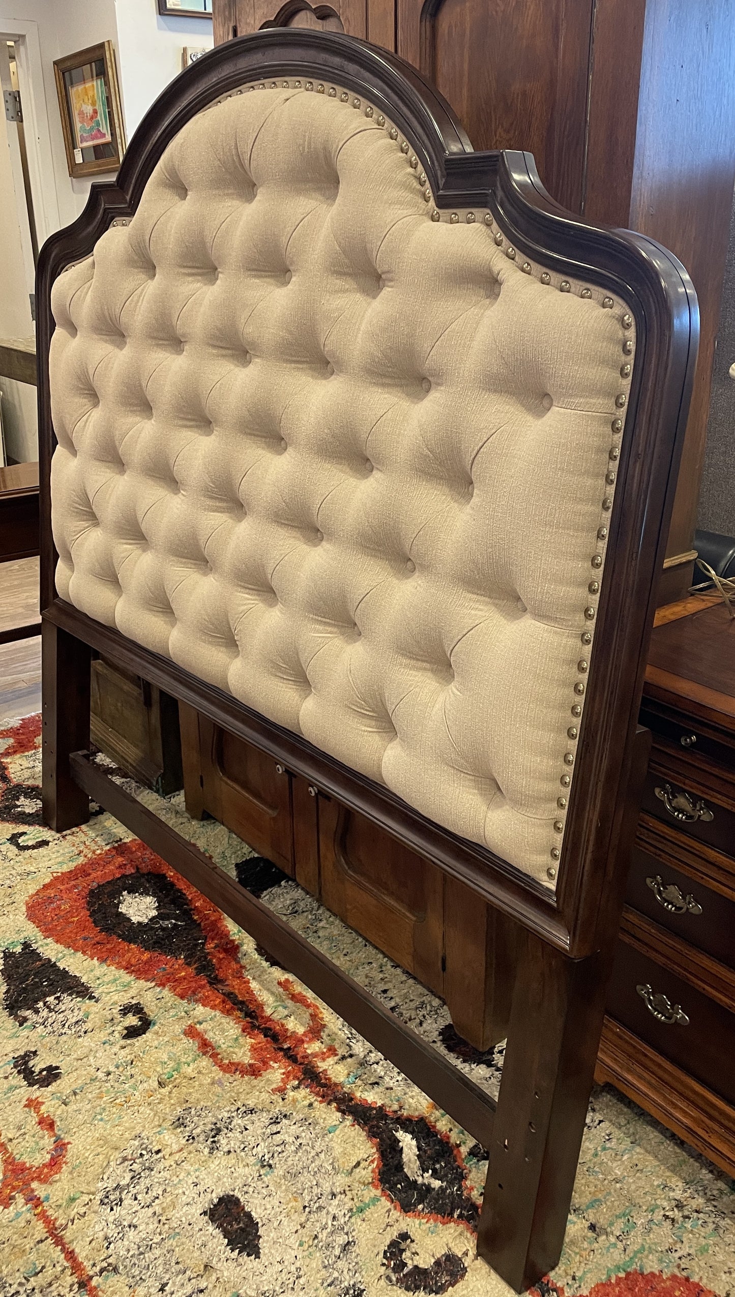 Hooker Leesburg Queen Tufted Headboard (Headboard Only) (0EF001)