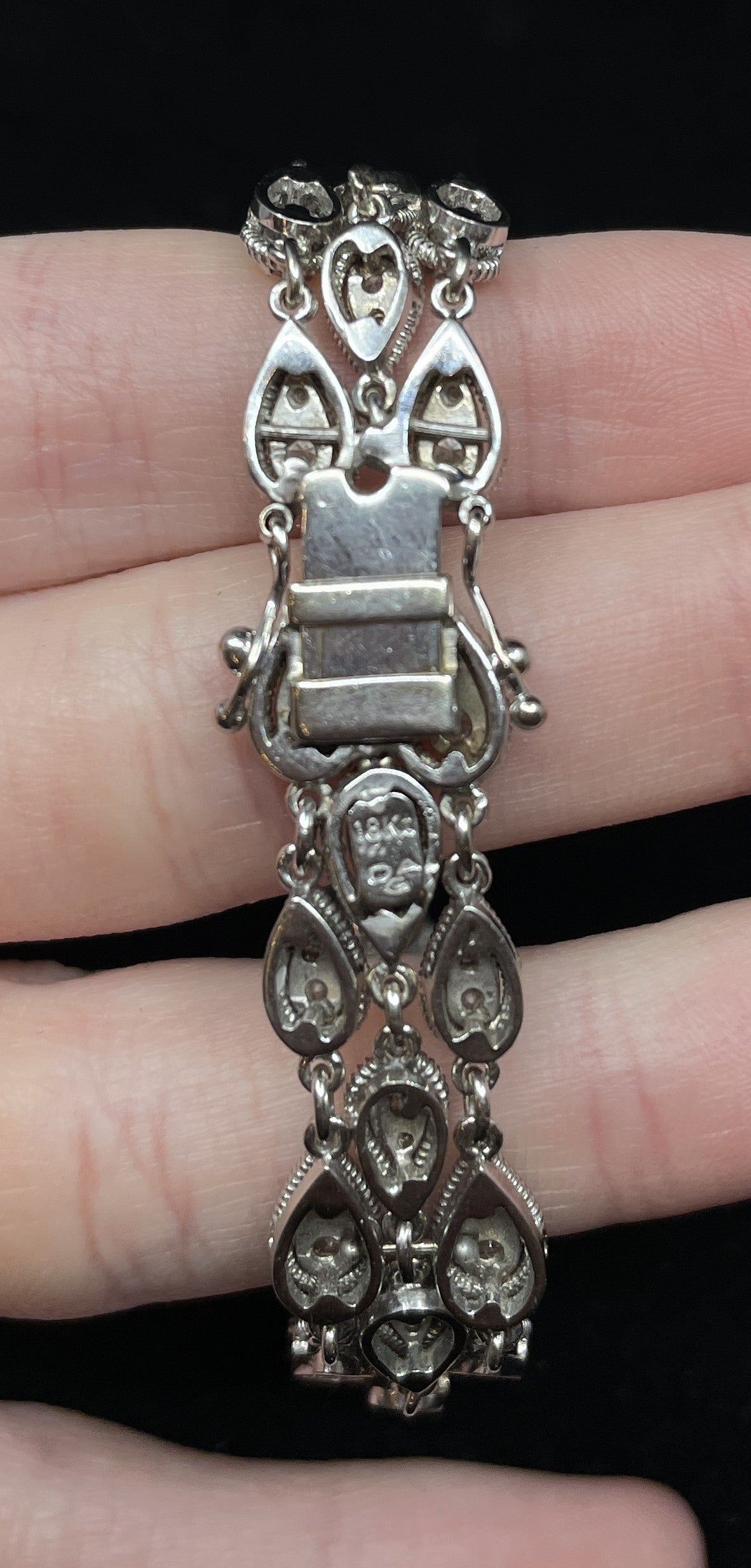 18k White Gold and 10 carat Diamond Bracelet (0IM003)