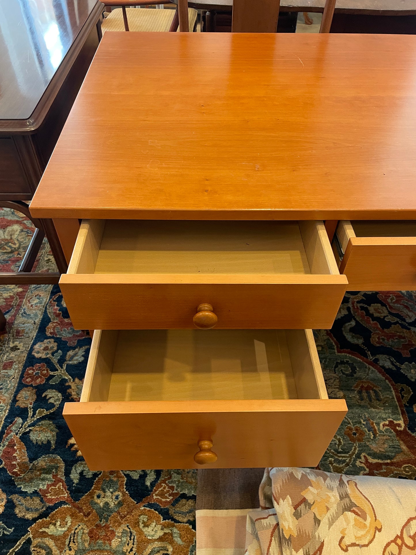 Shaker Style Executive Desk in Cherry Finish (0EA00F)