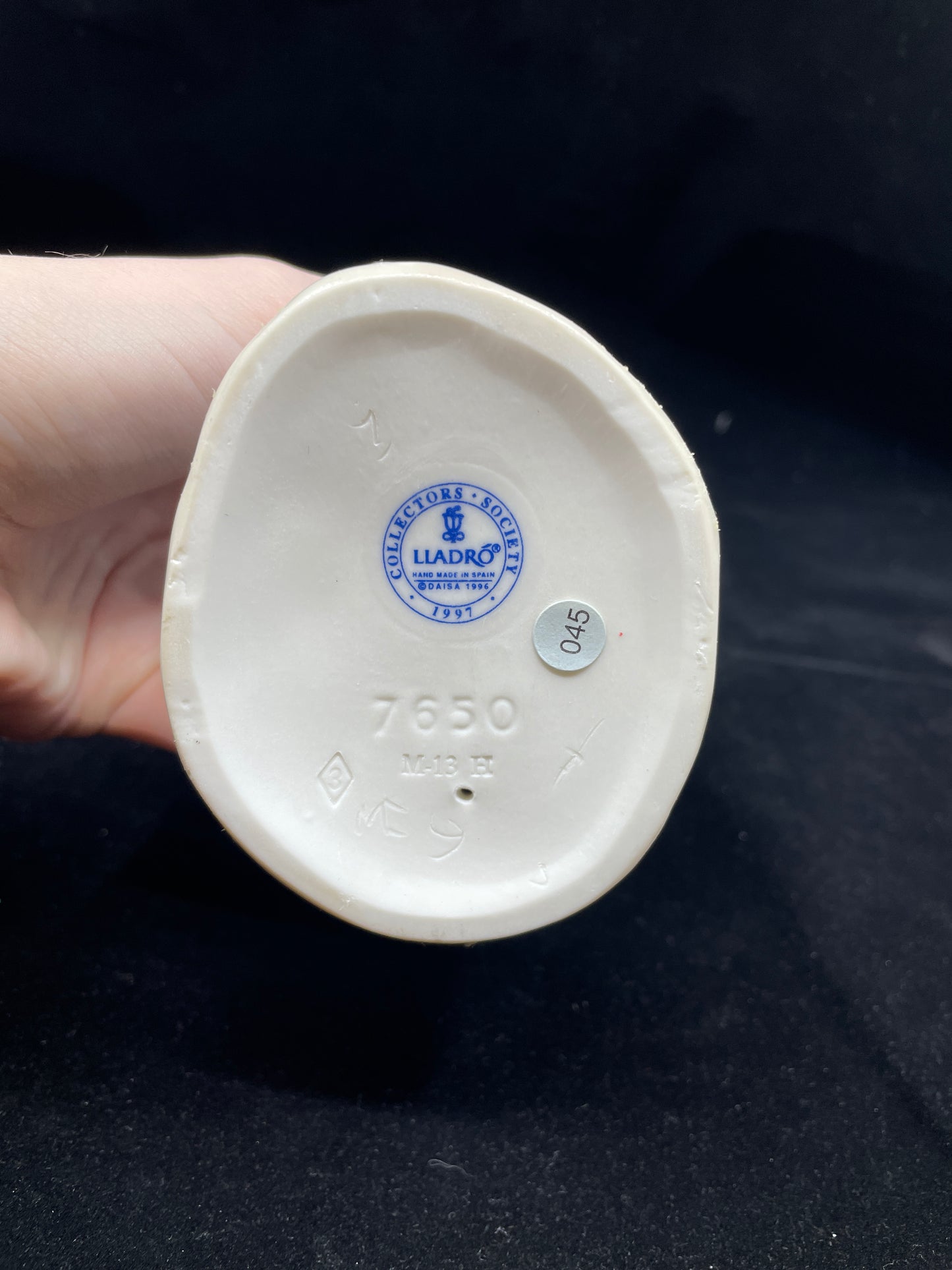 Lladro Pocket Full of Wishes #7650 with box (0IL00D)