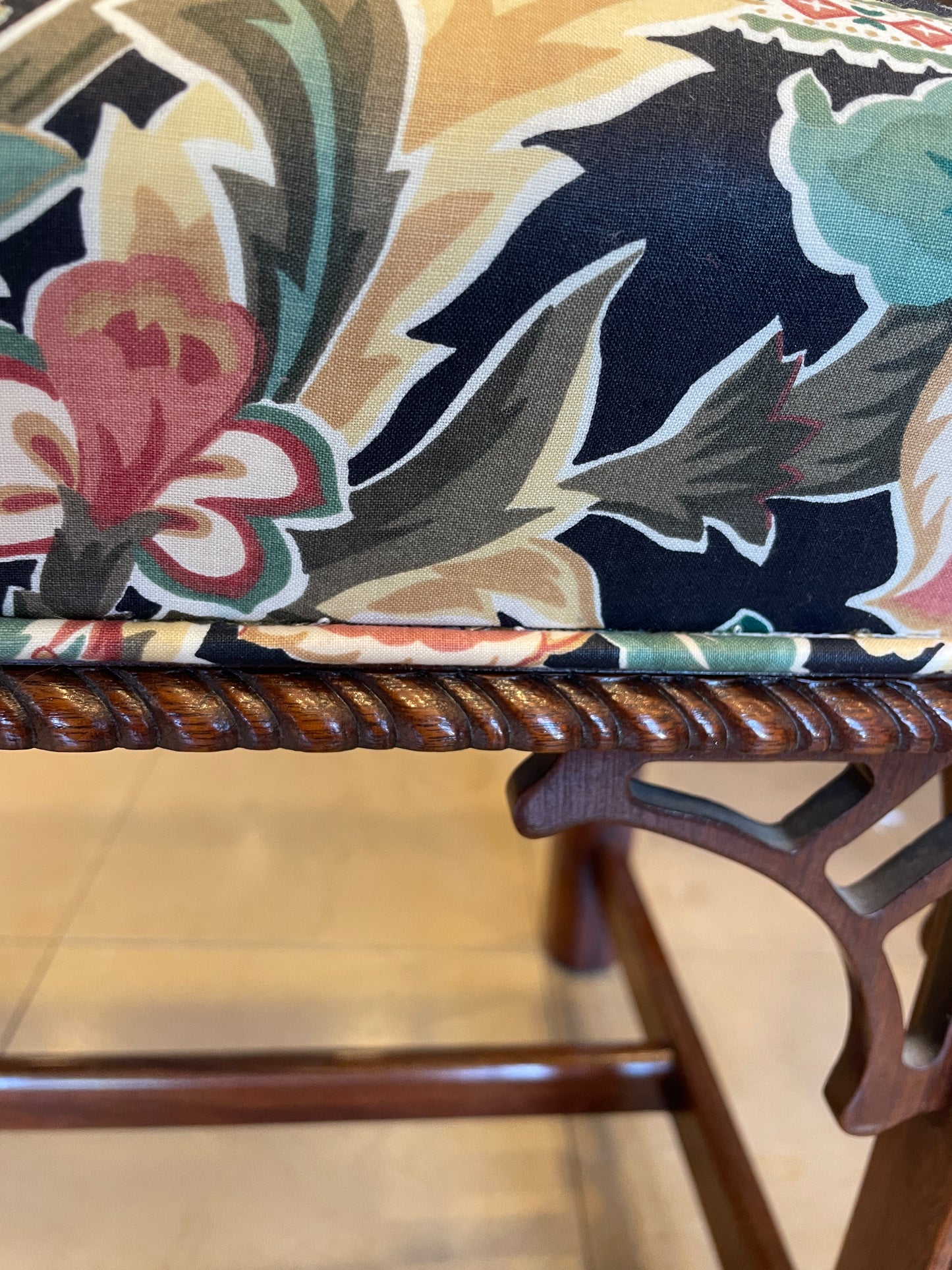 Hickory Chair Chippendale Bench (0DW018)